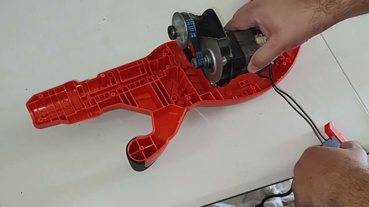 Bordeadora Eléctrica B&D - ROMPE LA CORREA NUEVA