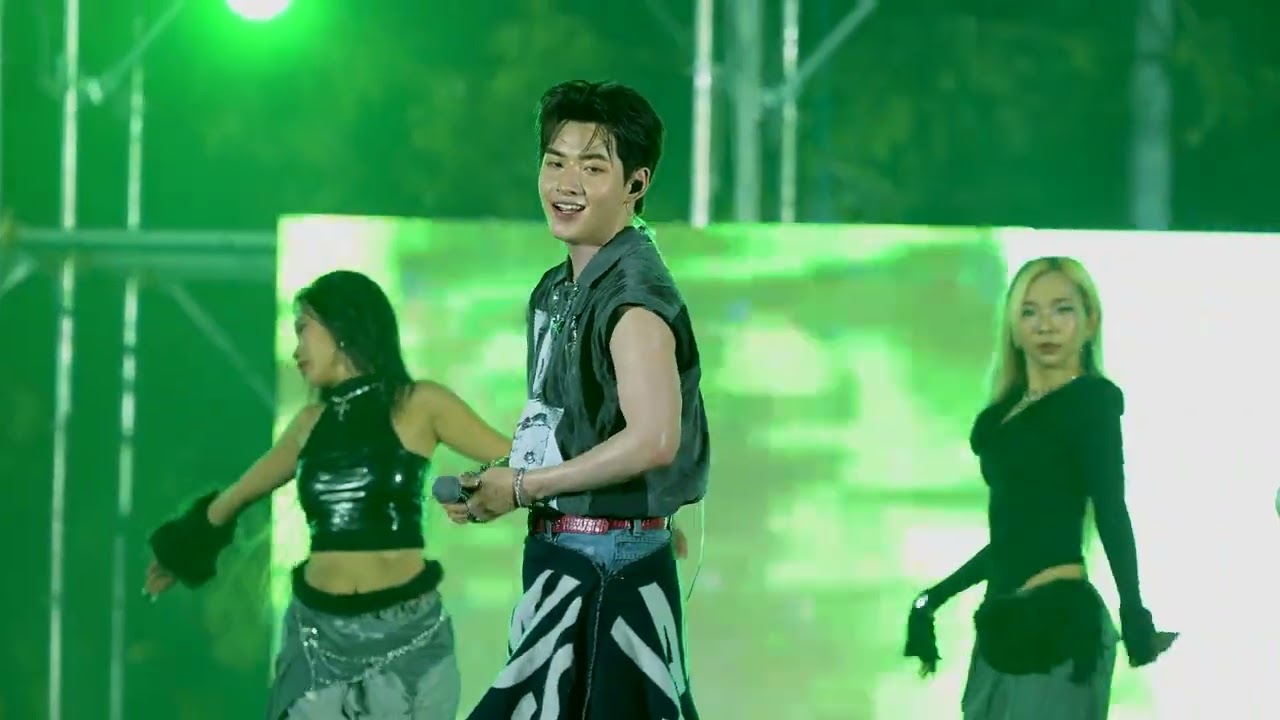 Đầu đội sừng - Gemini Hùng Huỳnh at FPTU Fest