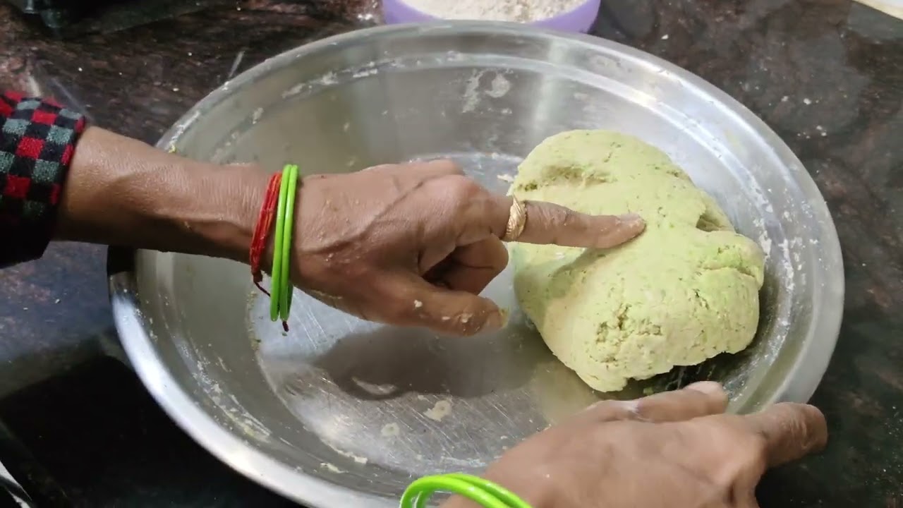 Matar ki puriya 🤤😋☺️#tasty #food #foodylover 🤤🤤#dailyvideo #morning 