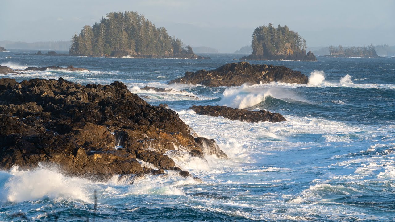 Amphitrite Point Lighthouse Winter Storm - Wild Pacific Trail, Ucluelet, BC・4K HDR