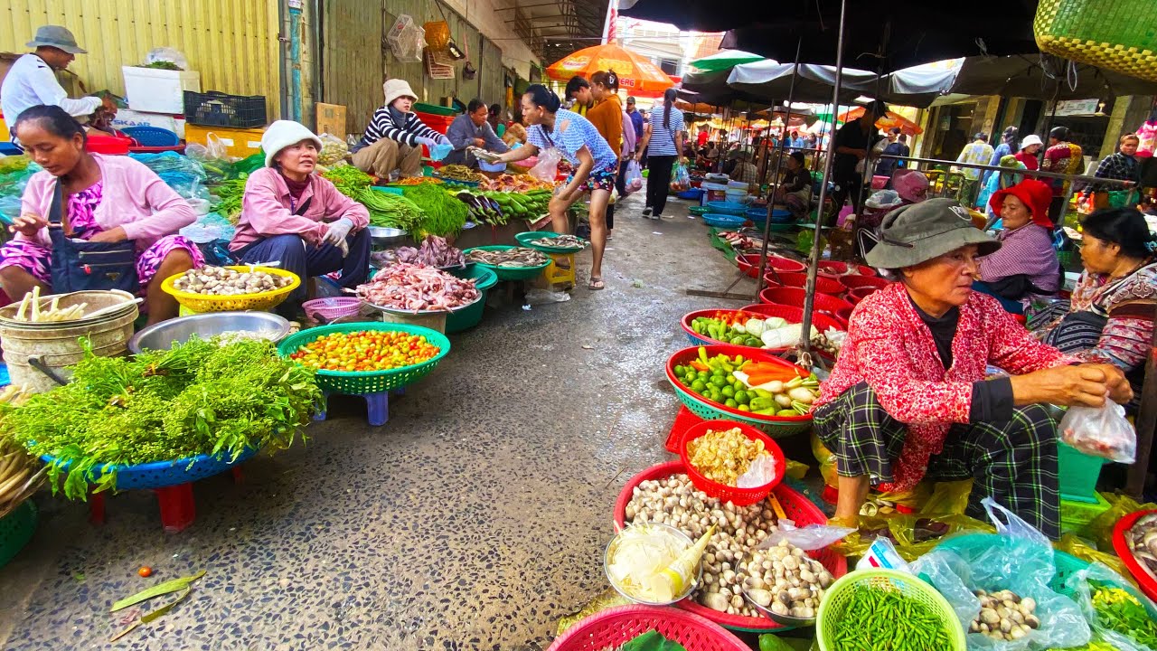 Morning Chaos at Battambang's Famous Psar Thmei Food Market  Cambodian Street Food Tour