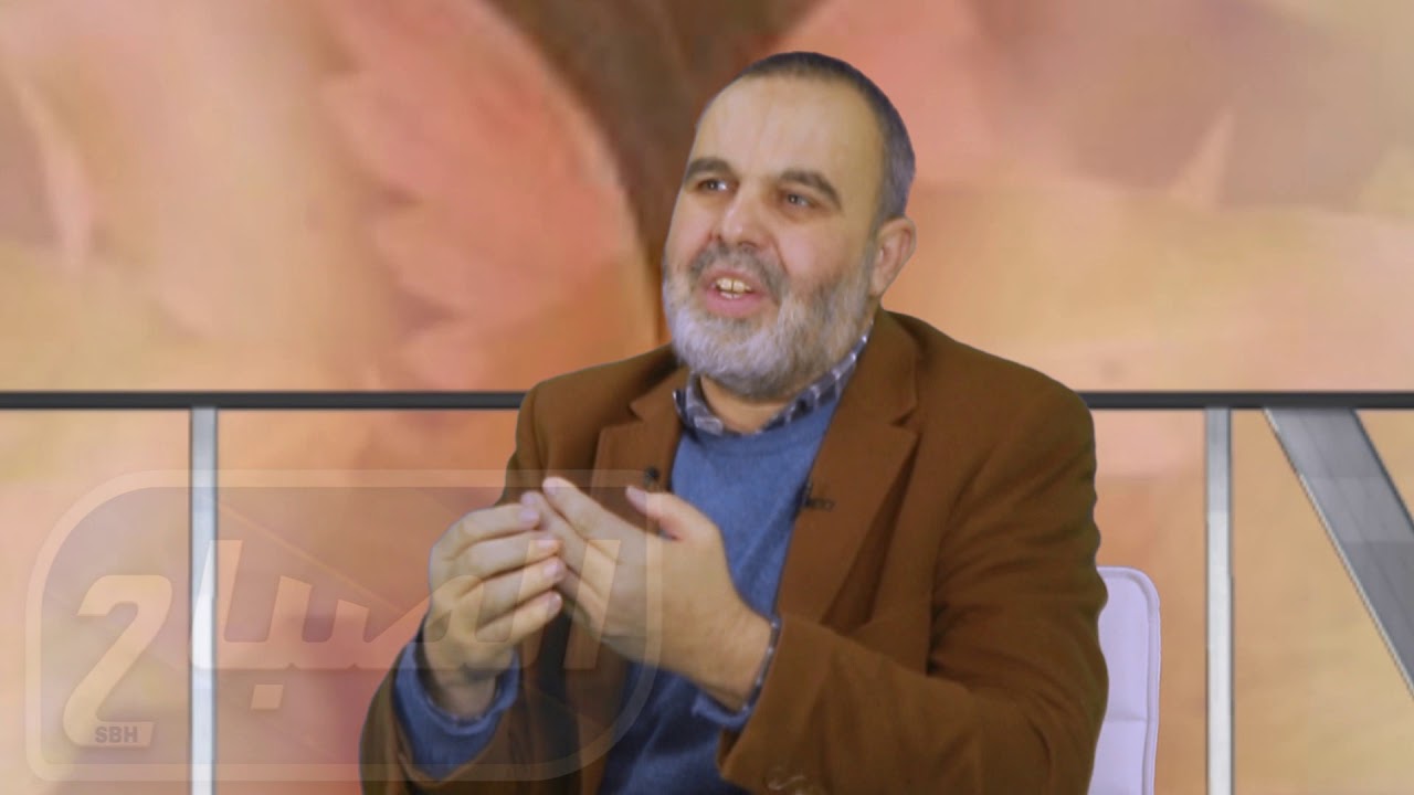 في كل عشبة سر القطف