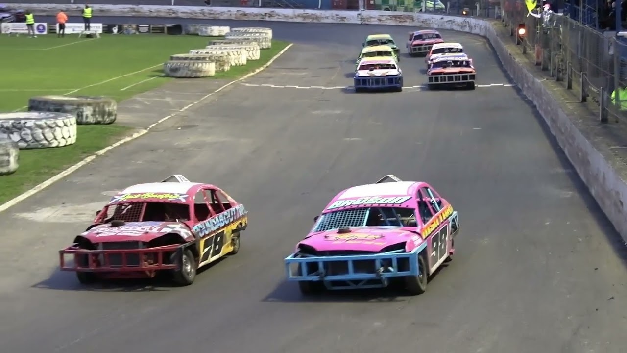 national saloon stockcars at Cowdenbeath racewall 5th April 2025