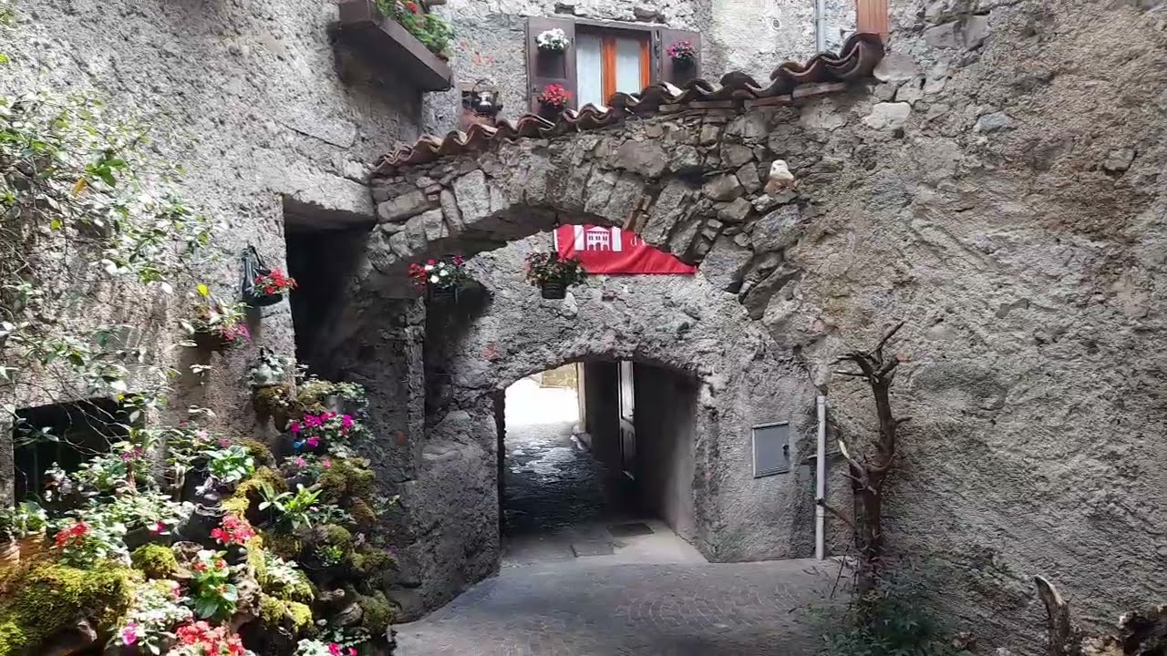 Bondone: Tra i Borghi più belli d'Italia, il paese dei carbonai nella #valle del Chiese (TN) #art