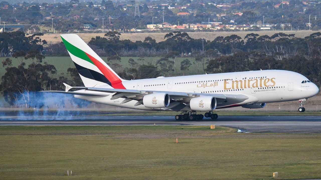 Emirates A380-800 SMOKEY Landing at Melbourne Airport