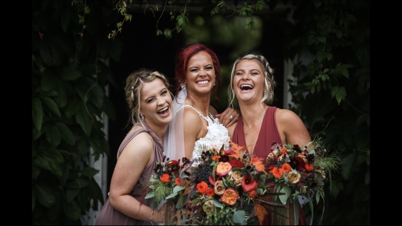 SAVAGELY BRILLIANT MAID OF HONOUR DISNEY SINGING SPEECH - red shepherdess wedding