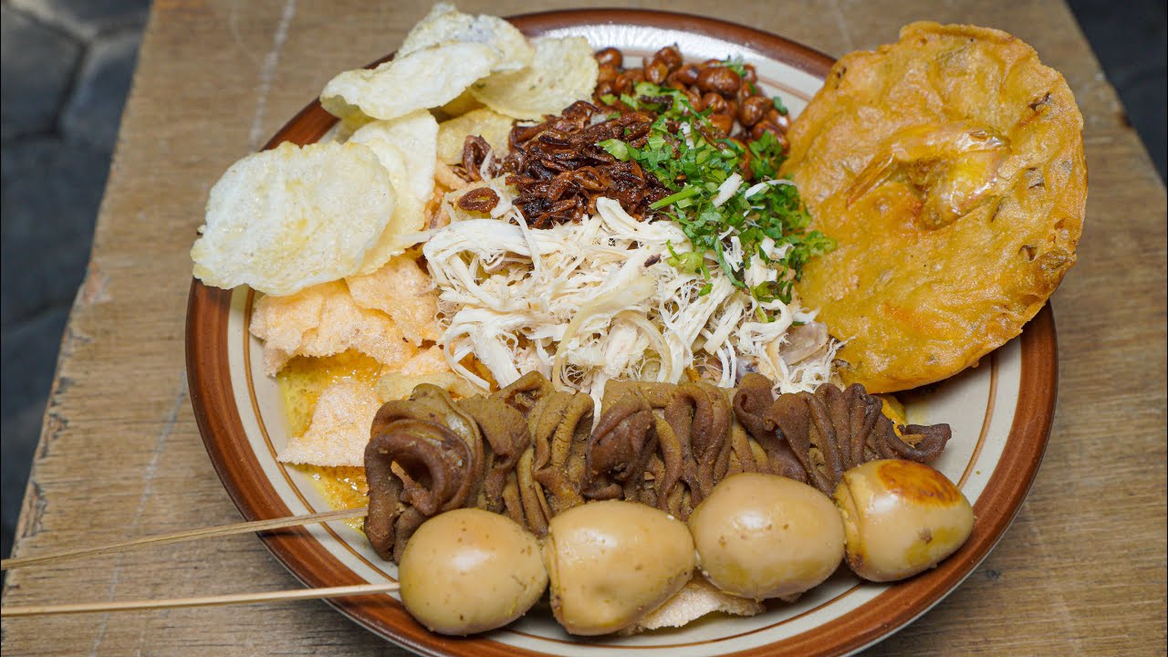 MAKAN BUBUR AYAM DISINI WAJIB PAKE KACANG, PALING CEPAT JUALAN 3 JAM LUDES 300 MANGKOK !!!
