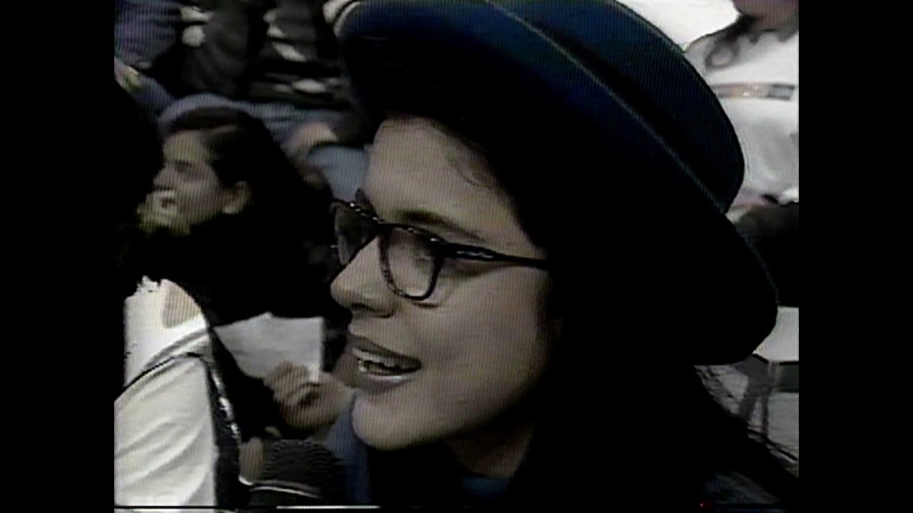 Mara Maravilha fala sobre virgindade no Programa Livre ( 1992)