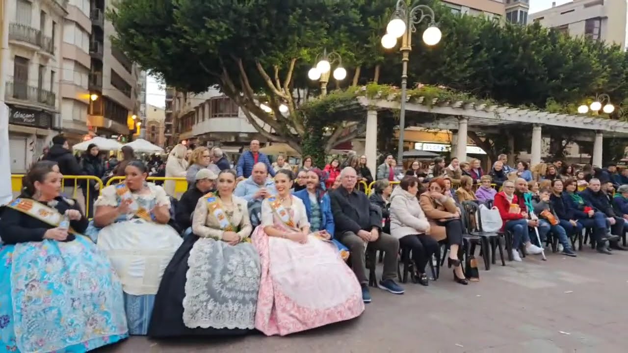 Cabalgata Multicolor de Alzira 2025.  ¡TotAlzir@ en directo!
