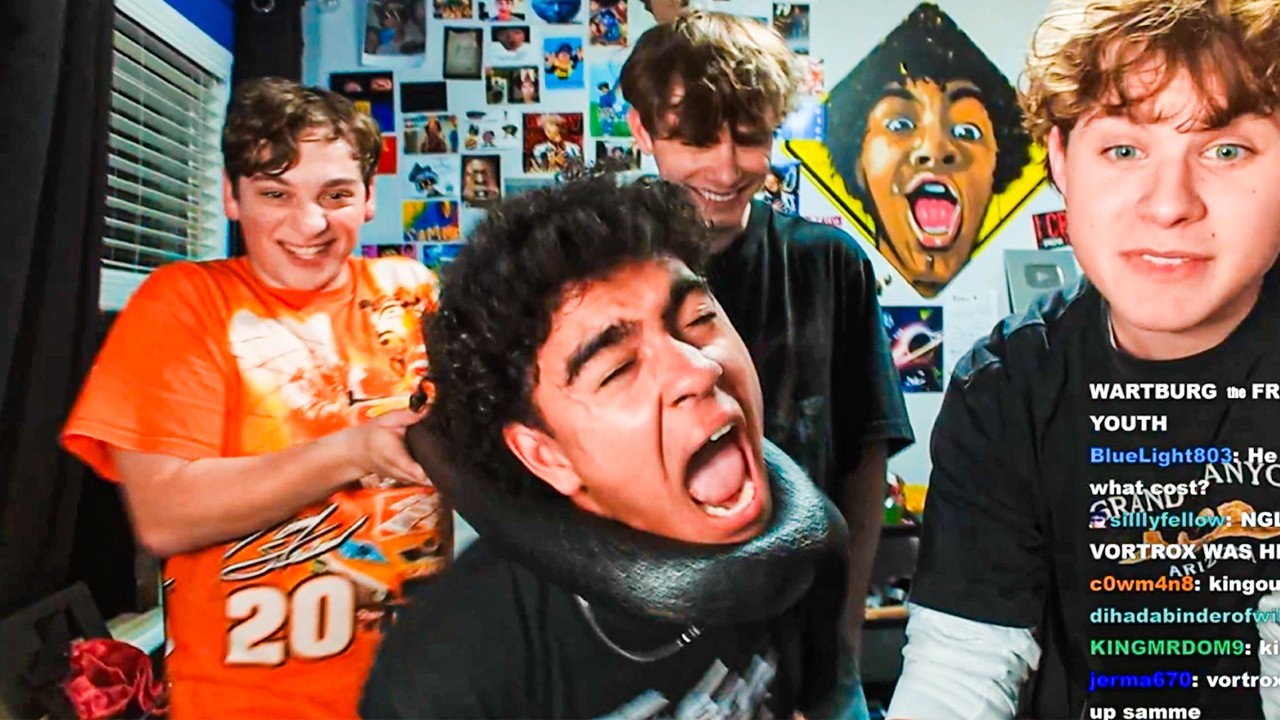 KingSammelot Plays Extreme Noodle Challenge...