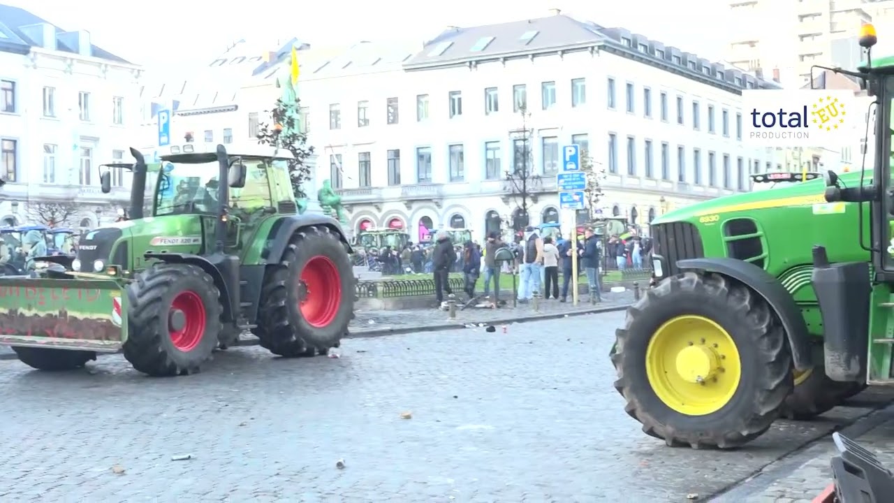 Protesta agricoltori e trattori a Bruxelles contro il Mercosur