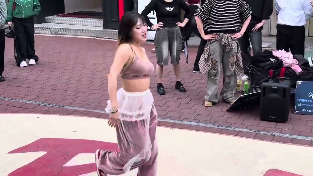 HONGDAE K-POP SOLO BUSKING (HAF High Altitude Flight)- [Jay Park Feat. Ugly Duck] Mommae