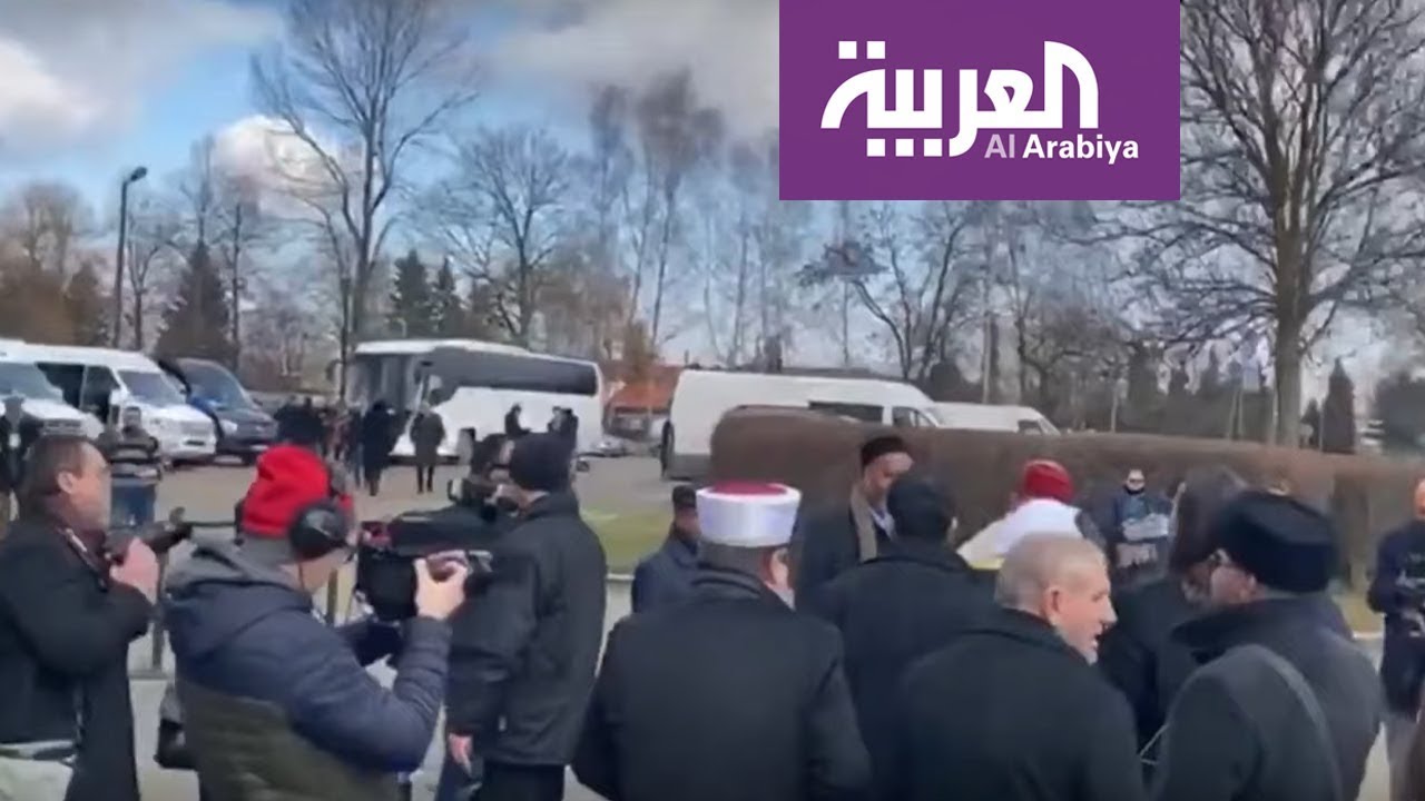 وفد من علماء المسلمين برئاسة أمين رابطة العالم الإسلامي يزور موقع الهولوكست