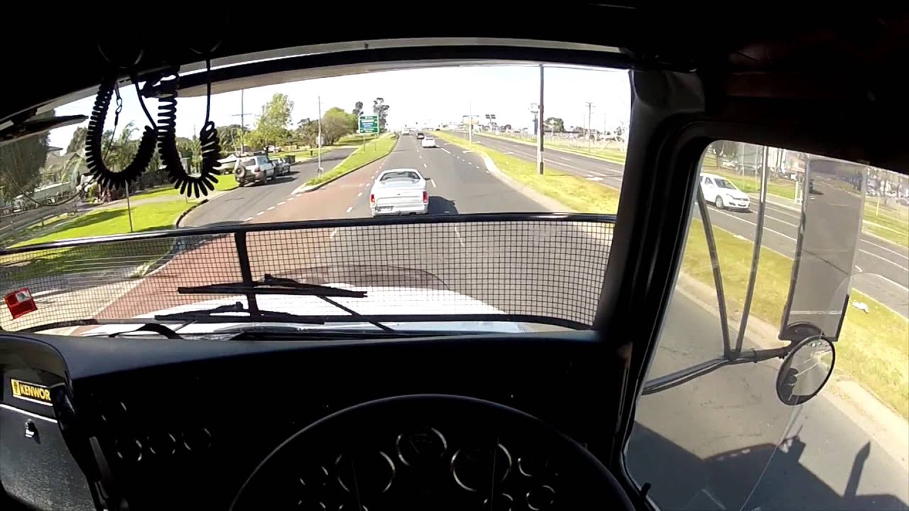 Kenworth T604 Signature 600 Quick Drive