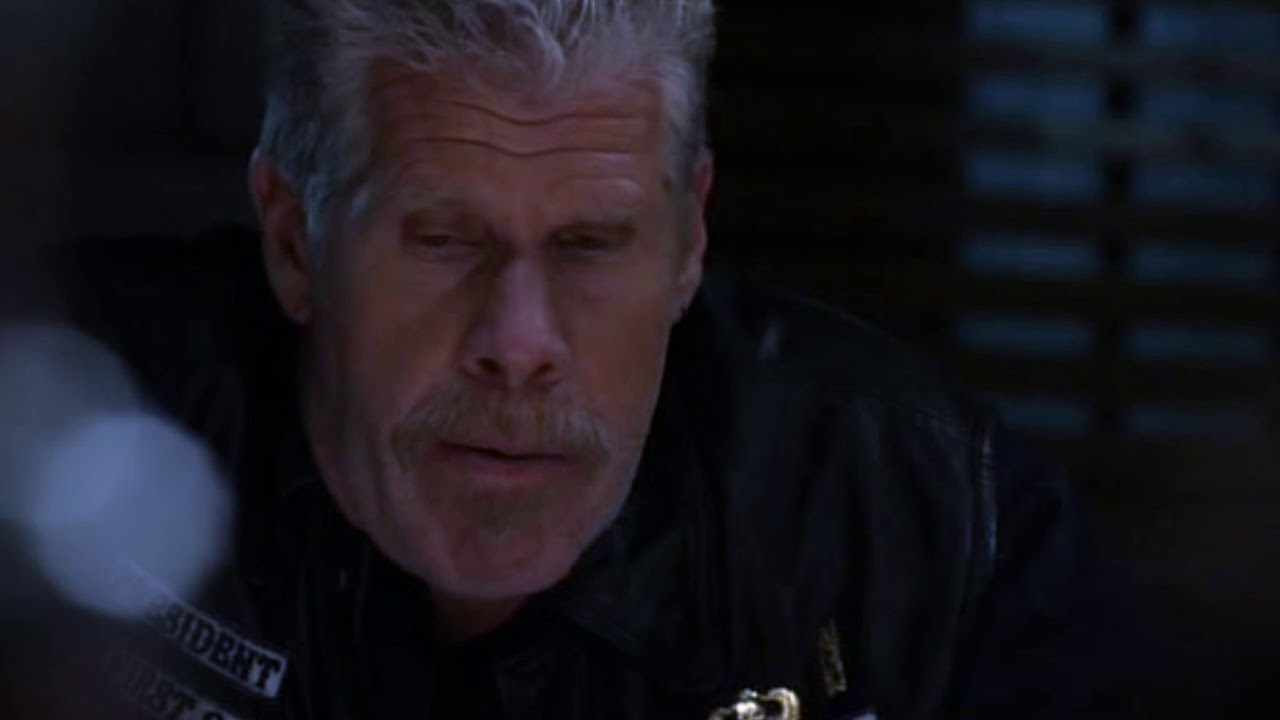 Ron Perlman - Clay Morrow