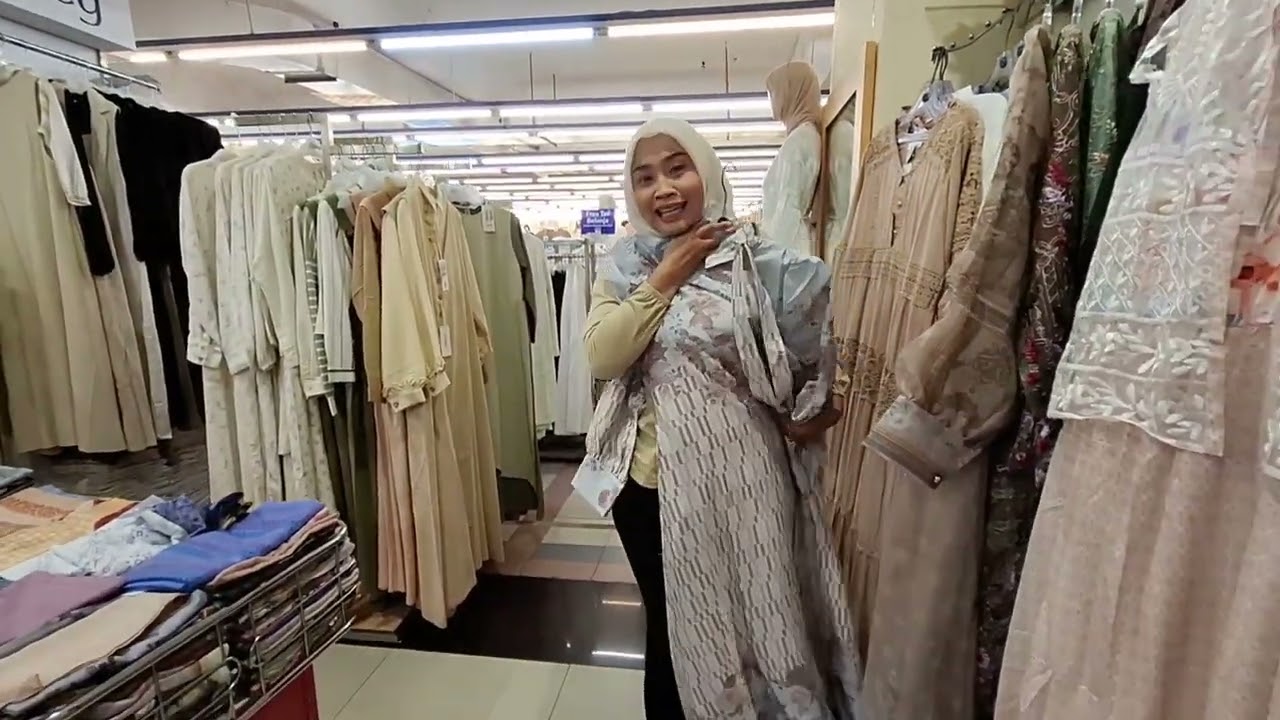 Suasana Toko Baju Jelang Lebaran | Gamis Bini Orang jadi Tren Busana Lebaran 2026
