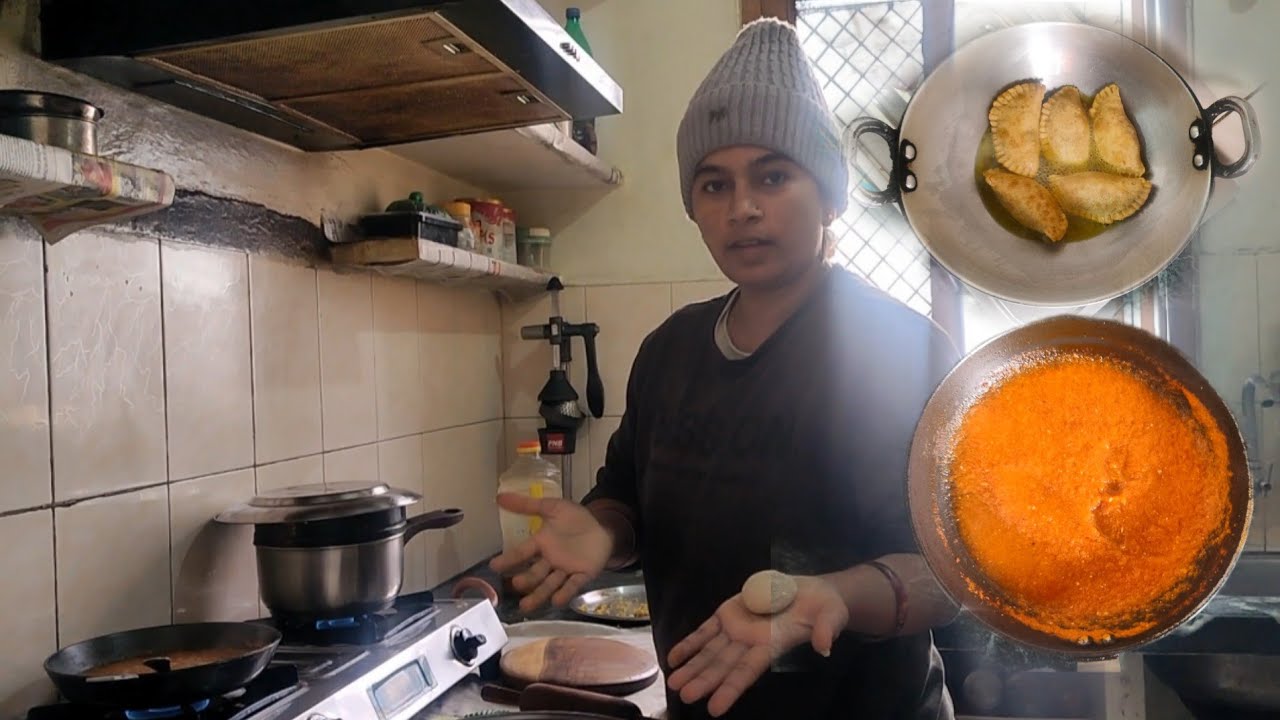 गेंहू के आटे के सॉफ्ट मोमोज बनाए कढाई में - Veg momos recipe- मोमोज की लाल चटनी सीखे |#vlog #video 