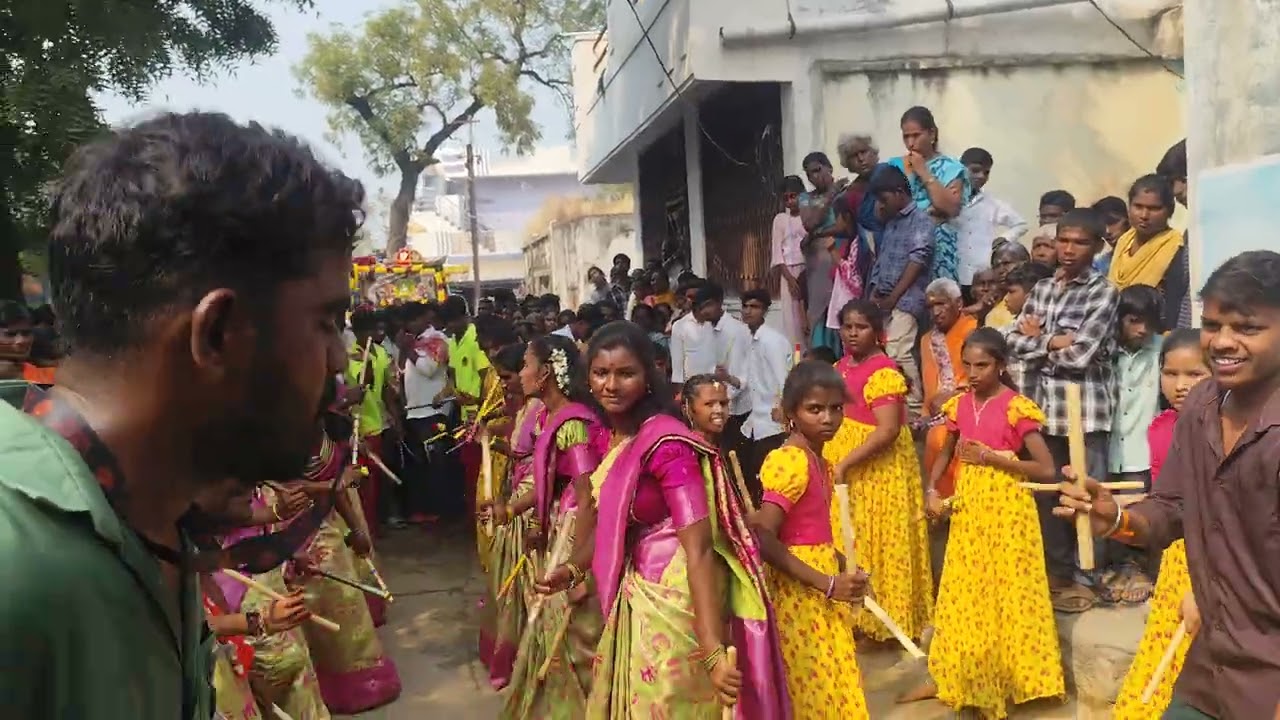 సంక్రాంతి సంబరాలులో కామానూరు లొ ఉగ్ర నరసింహ అంటూ సుబ్బారెడ్డి కోలాటం మైదుకూరు 7702051582