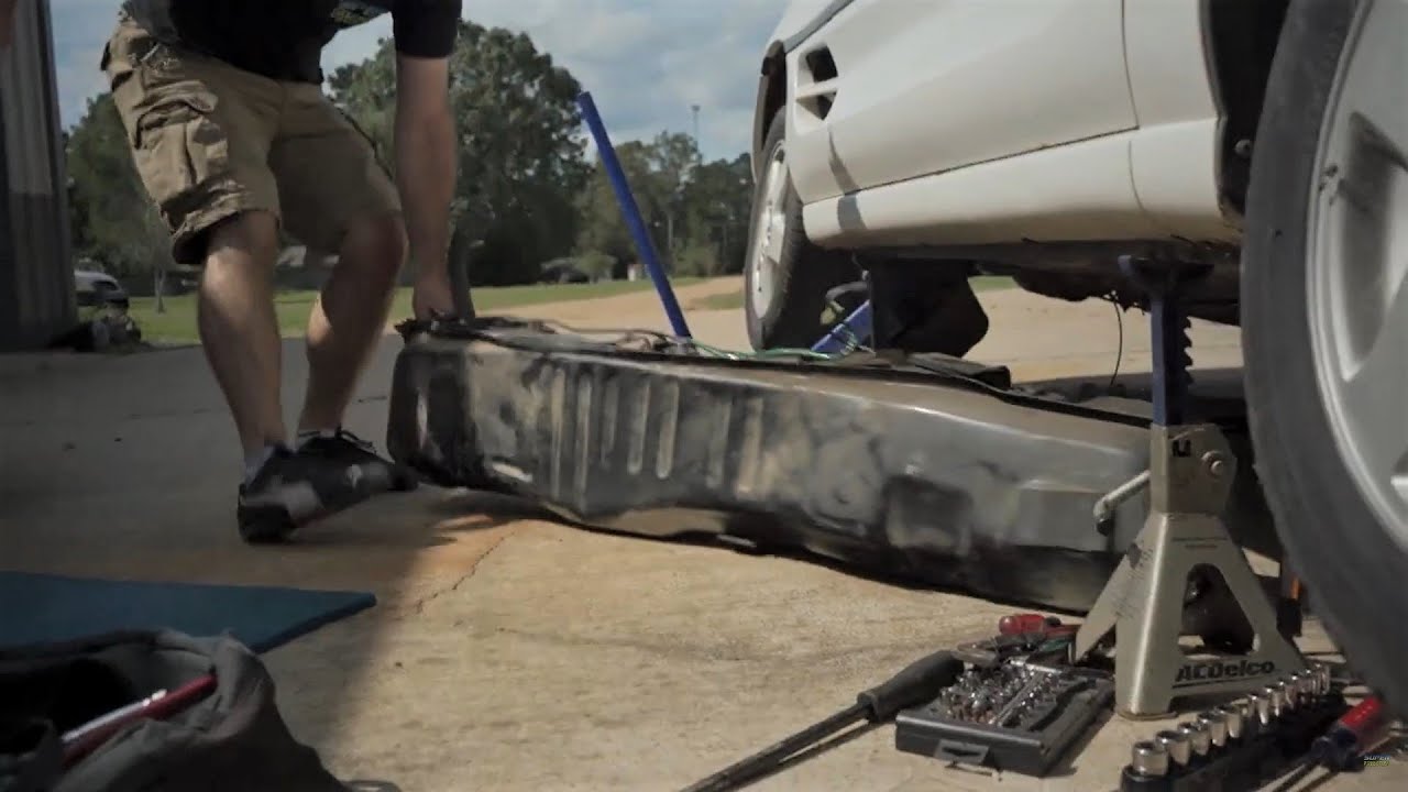 Pulling/Replacing the SW20 MR2 Fuel Tank