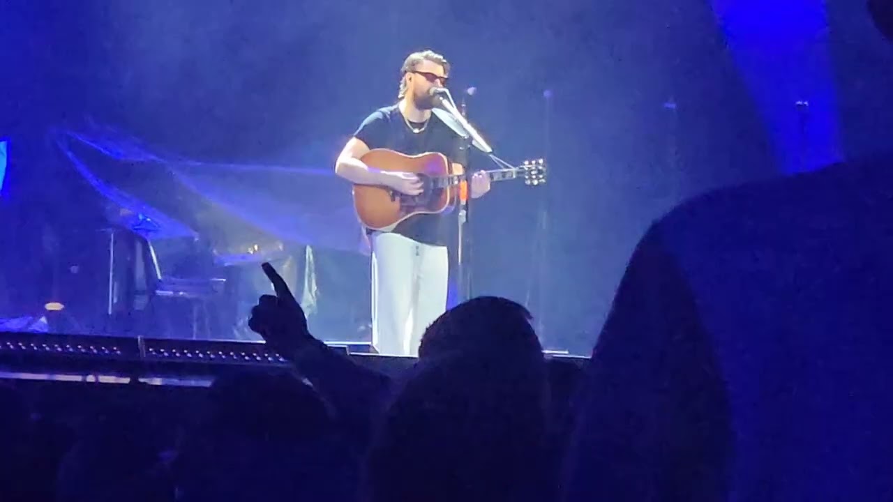 liam Fray of the Courteeners in Malta 🇲🇹