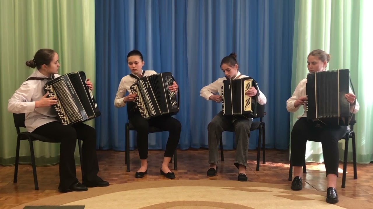 ,,Реве та стогне Дніпр широкий