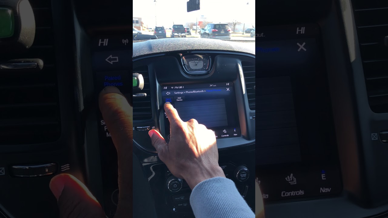 Mopar Uconnect 8.4 Apple CarPlay issue ***Resolved*** #Mopar #Chrysler #Dodge #Jeep #Hellcat #300