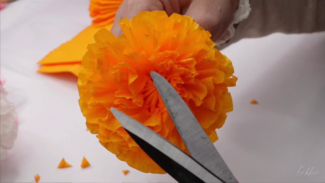 CARA BUAT BUNGA SIMPLE DAN MURAH! Crepe Flower tutorial by Kakbie. #bungatelur #flowertutorial