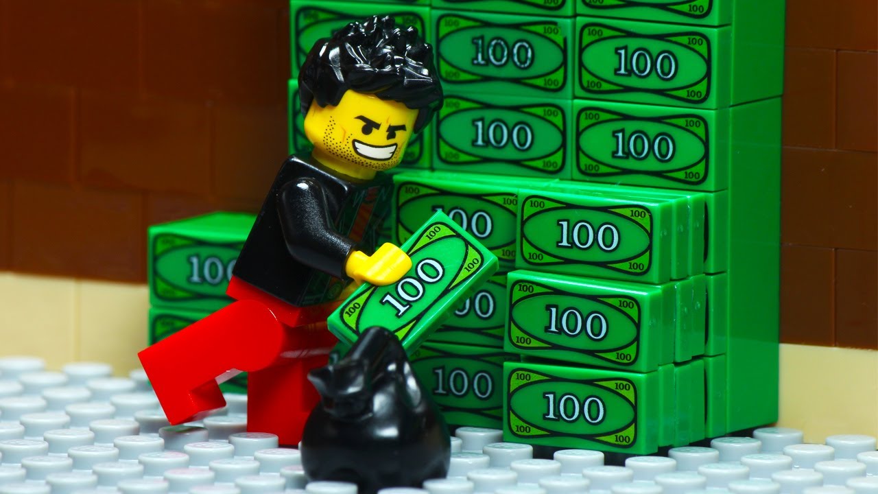 LEGO City Bank Robbery Fail Cleaning Man