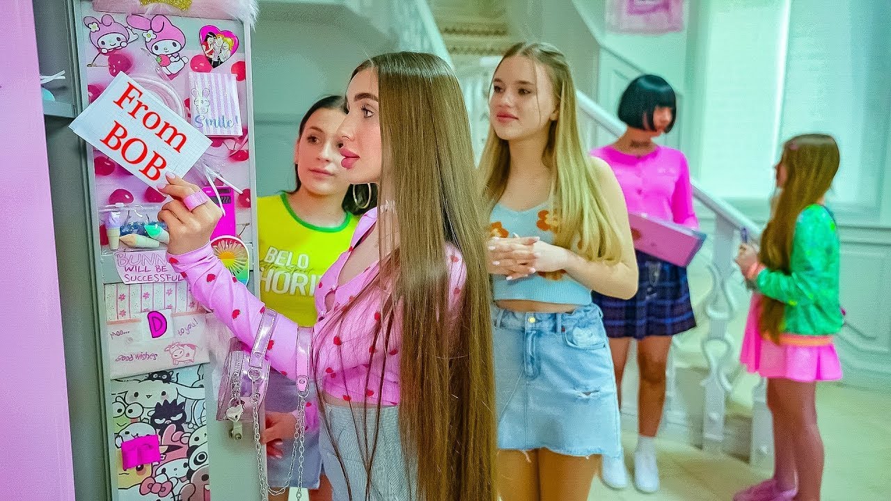 Η Ντιανα Ελεγχει Την Αδελφη Της! Η Ντιανα Υποπτευεται Οτι Η Ντανα Εχει Αγορι! 🔍