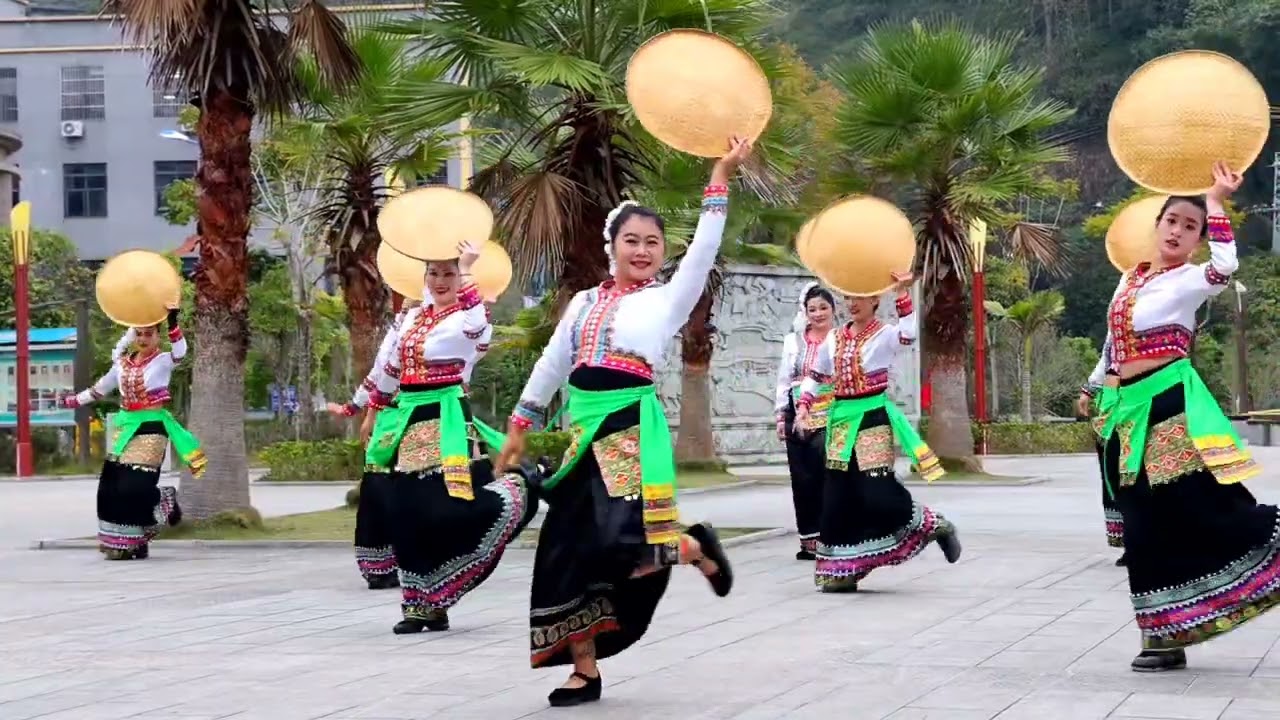 民族舞曲丨傣族舞丨魅力云南，欢乐的海洋，傣族翩翩起舞！https://yunpinchuhai.com #youtubeshorts #shorts #云品出海  #傣族舞