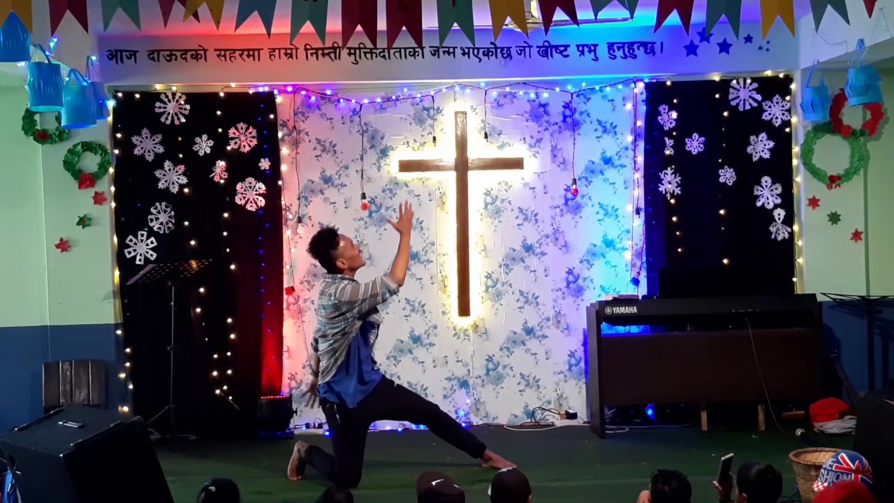 Nepali Christmas Dance - Pil Pil Gari Aakash Ma - Christmas Dance By Aashish Gurung
