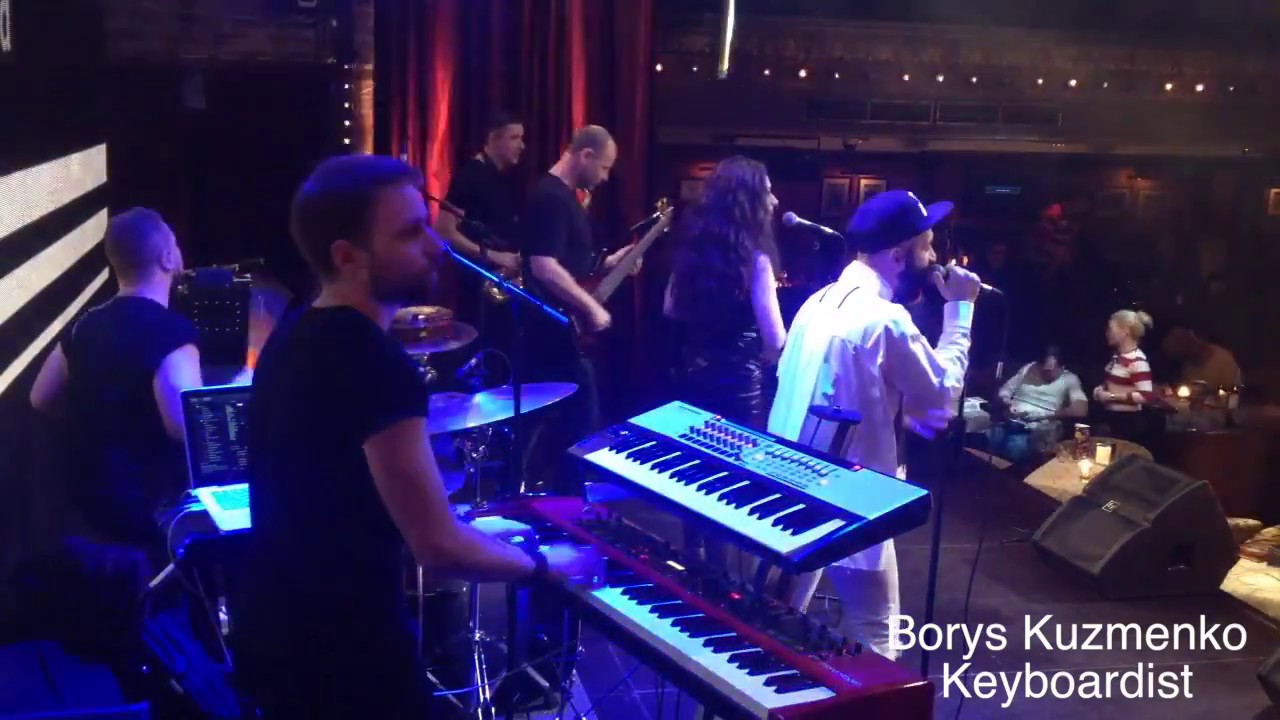 Cover Band Keyboardist