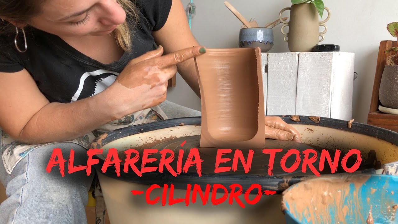 Cómo hacer un cilindro en el torno alfarero | Alfareria al torno | Mica Giani