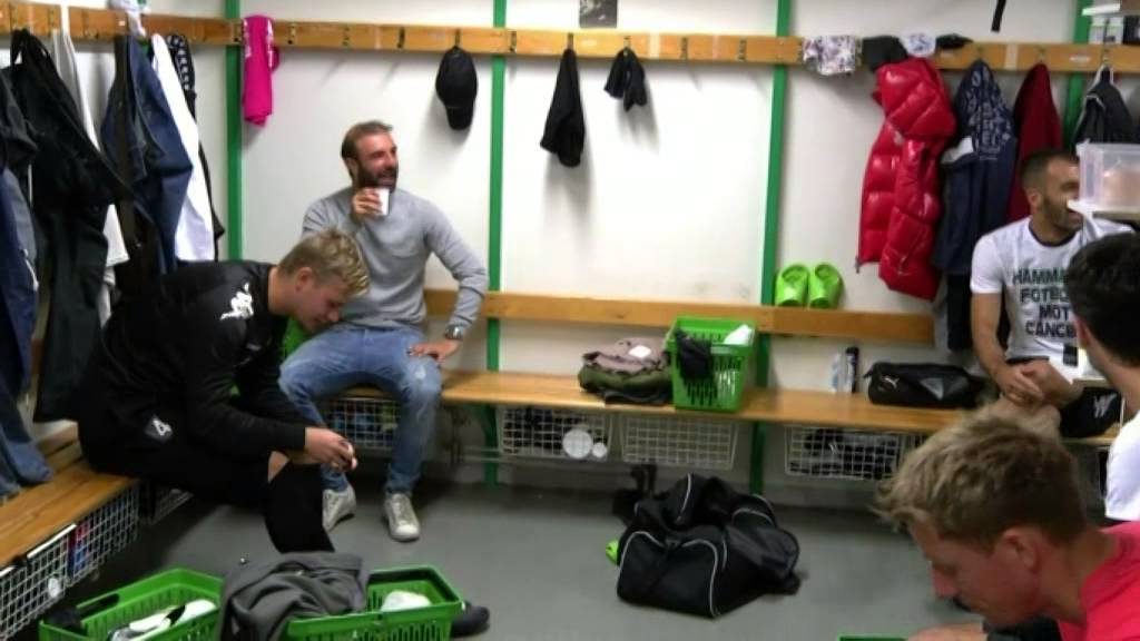 Bara Bajare: Batans kupp - låser  in skyttekungen och hyllar 