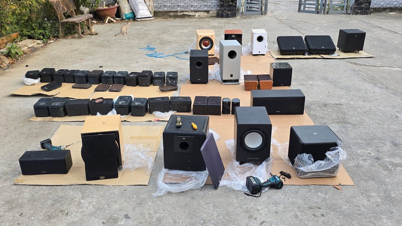 Em khui hàng báo giá ít loa tay jbl bose. Center. Sub điện bass 20 25. Lh 0966.812.781 