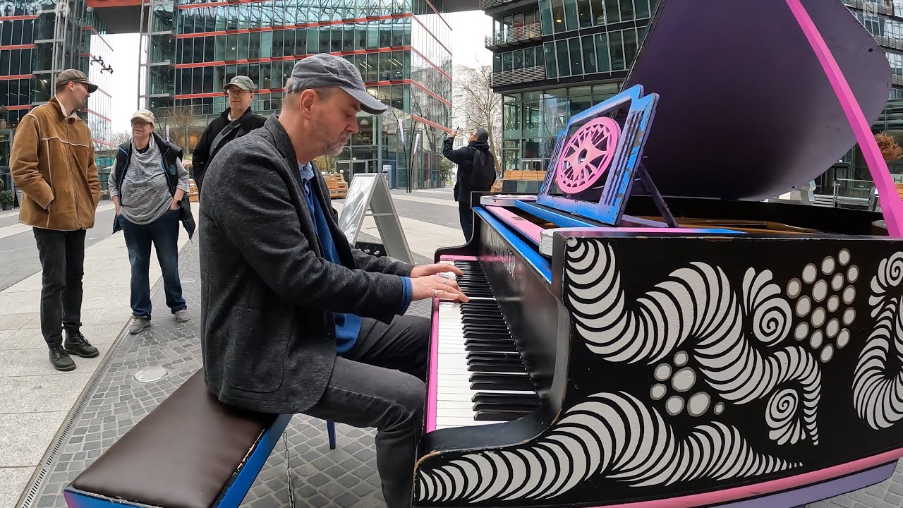 Kanon (Pachelbel, arr.: Heumann), public piano at Center at Potsdamer Platz (Berlin)