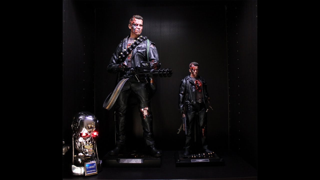 Hot Toys DX13 vs Enterbay 1/4 scale Battle Damaged T-800