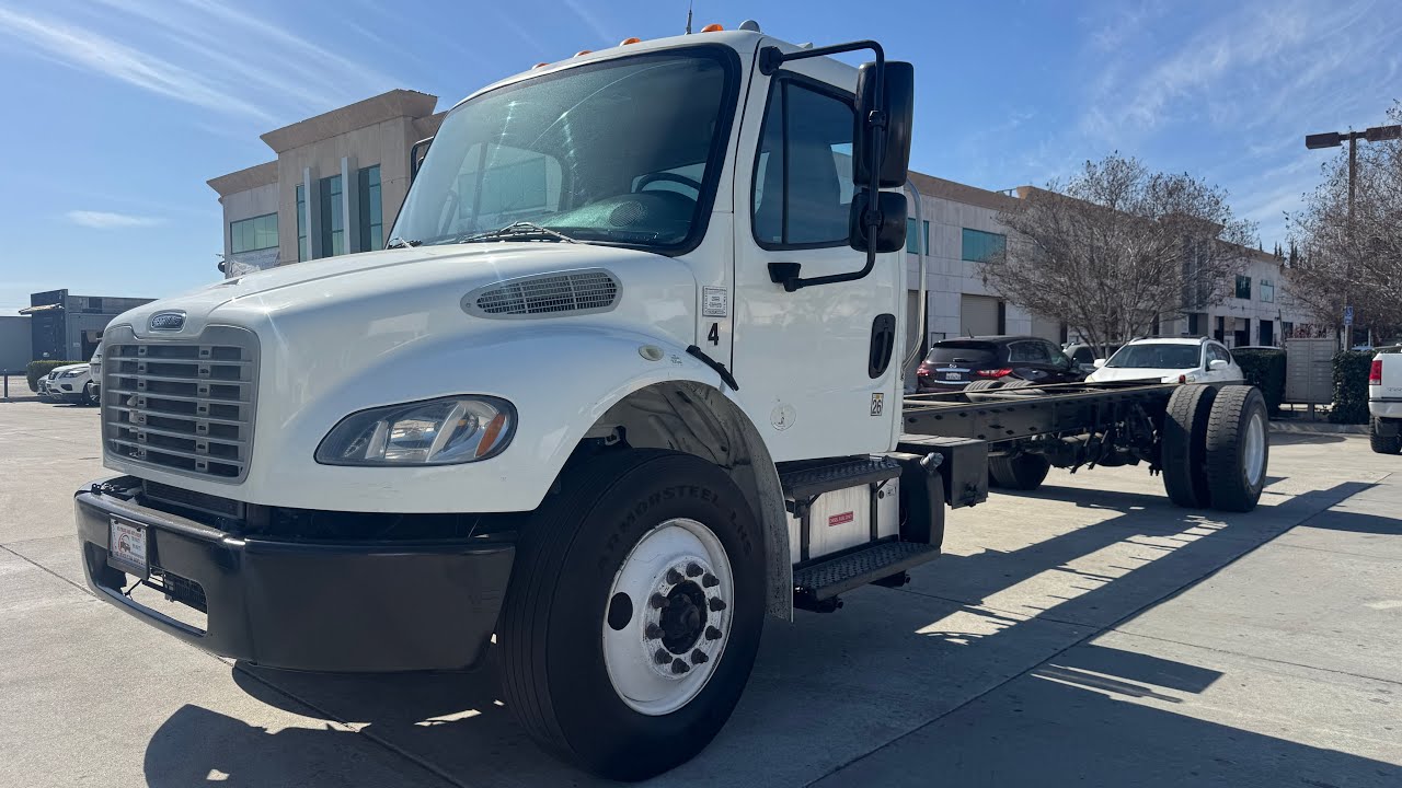 2017 FREIGHTLINER BOX TRUCK | H00896