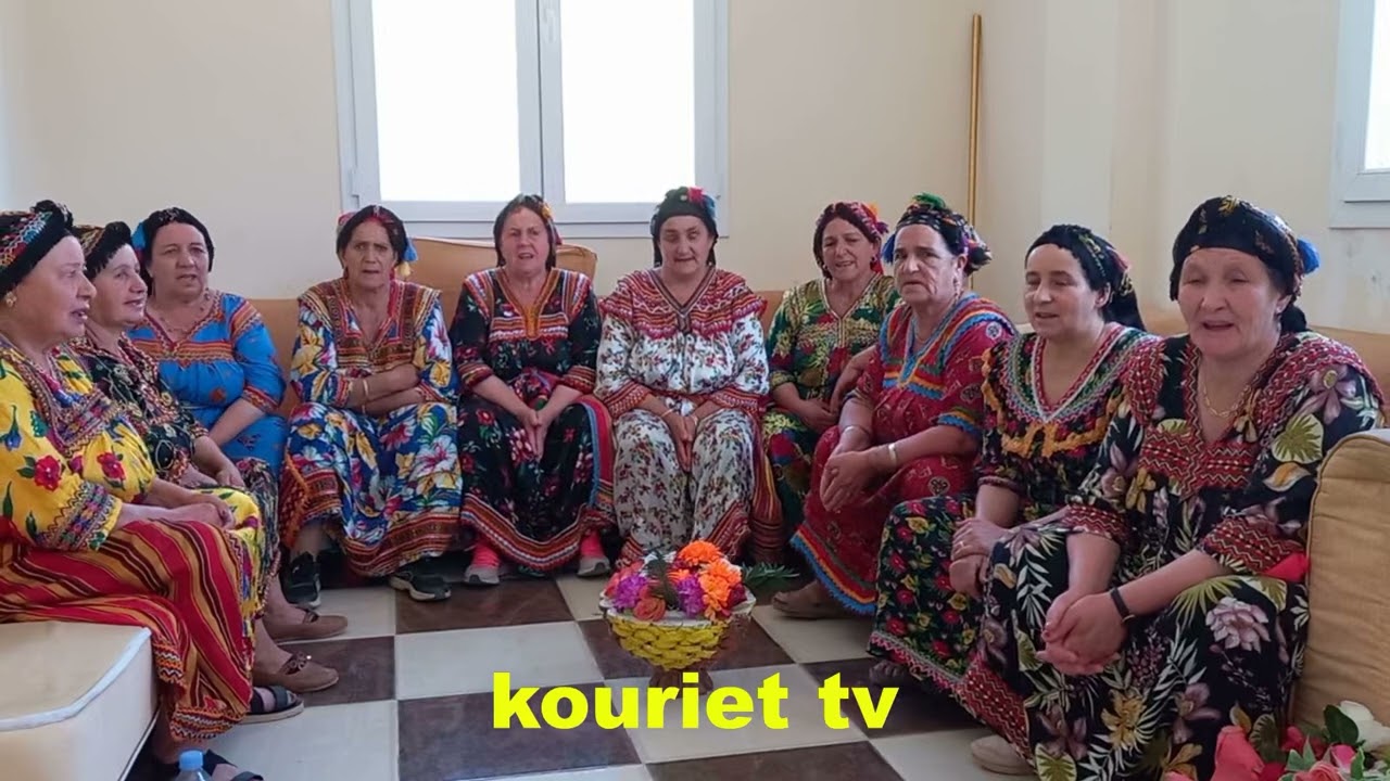 Urar lkhalath : Troupe De Village Ait aissa ouyahia commune d'Illilten 