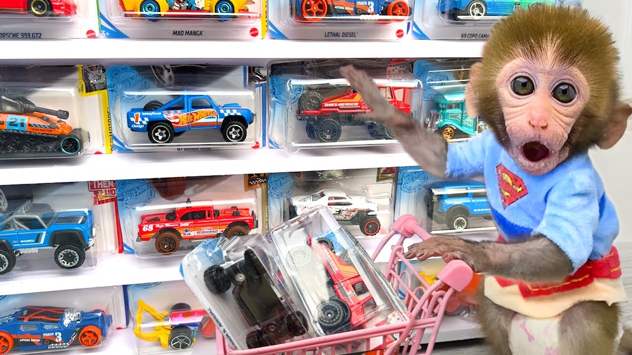 Monkey Baby Bon Bon buys cars and plays in the playground with puppy and duckling