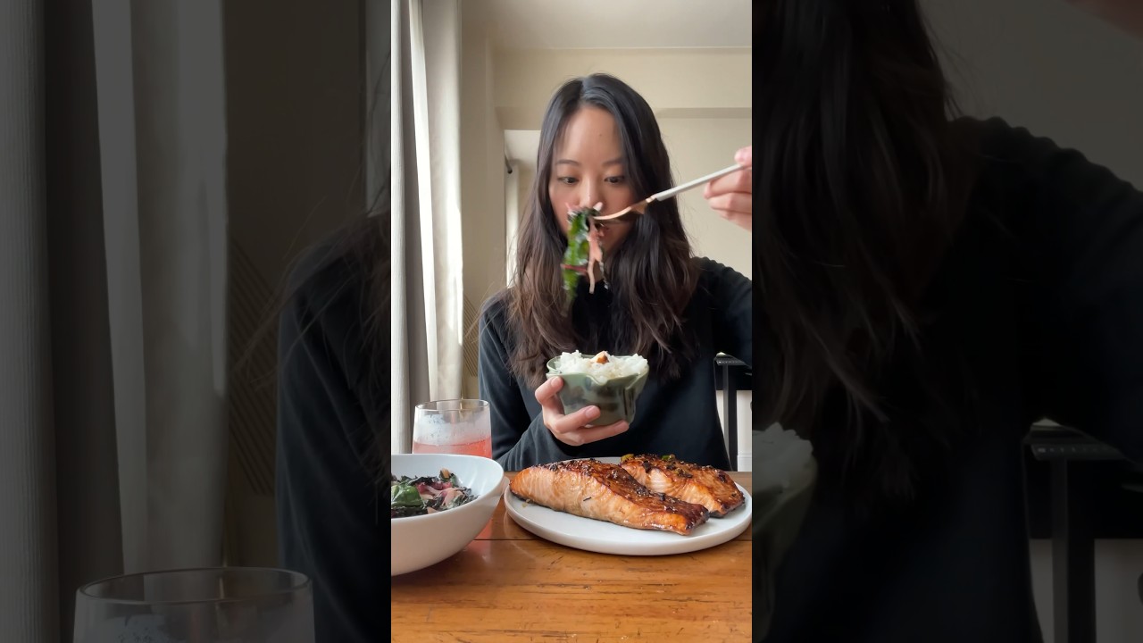 broiled asian salmon with rainbow swiss chard 🍚🥬  #salmonrecipes #swisschard #easyrecipes