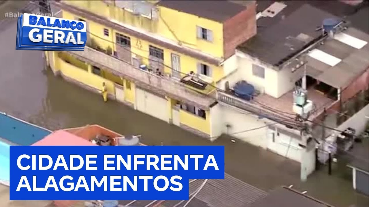 Motociclista morre após ser atingido por poste derrubado por árvore durante temporal em Caieiras, SP