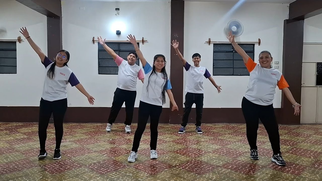 DIOS ES AMOR - UN CORAZON - COREOGRAFÍA 