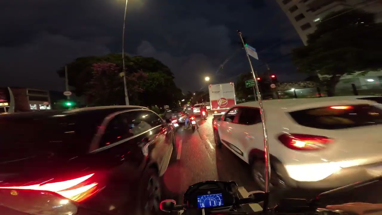 Voltando pra casa Av. Braz Leme e sua decoração de Natal.
