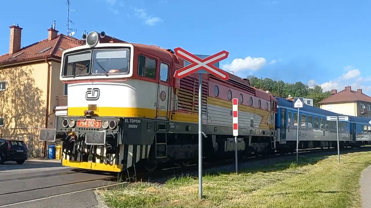 Železniční přejezd Luhačovice #2 (výstražné kříže) - 15.5.2022 / Czech railroad crossing