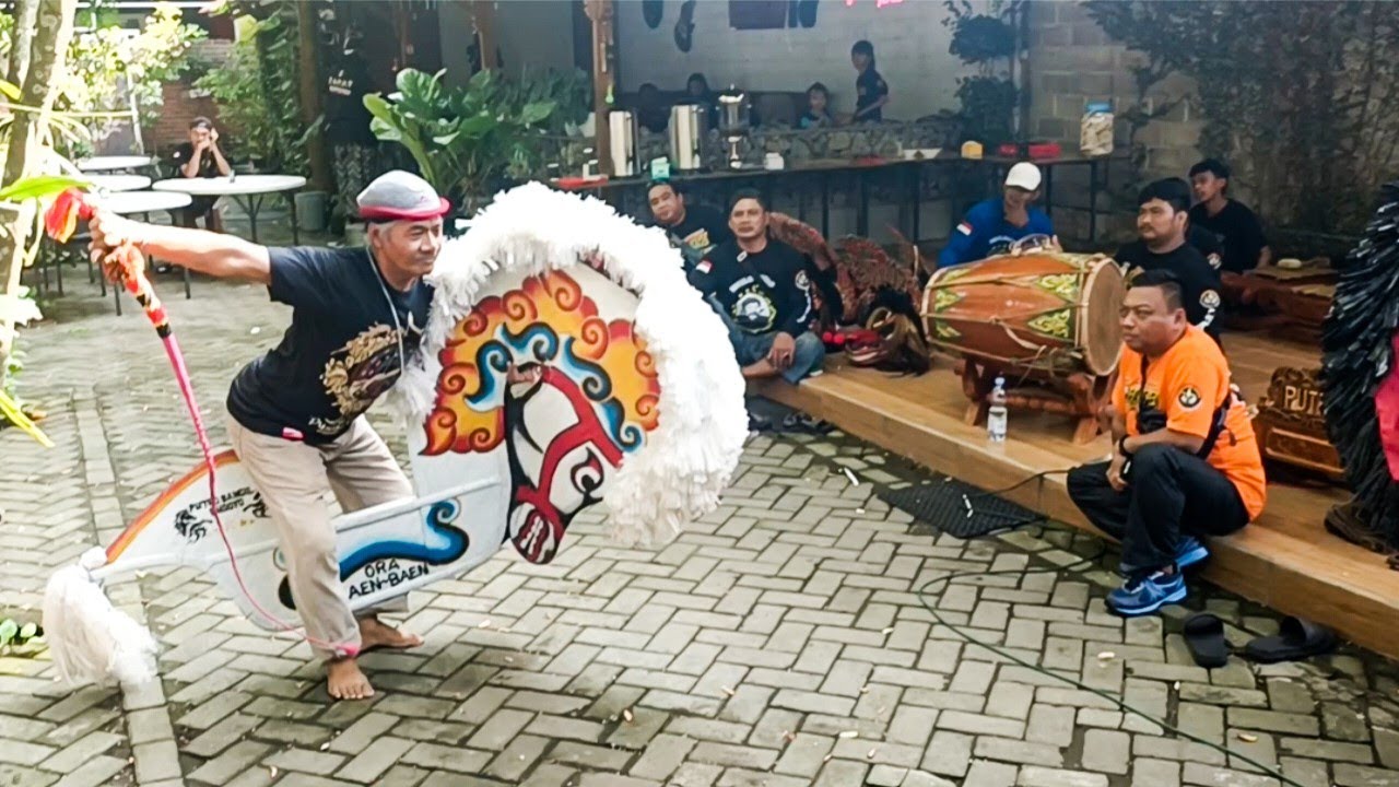 ORA BAEN-BAEN PUTRO BANDIL BUDOYO Belajar Seni Tari Kuda Kepang Bareng Bopo GATUT JUWITO