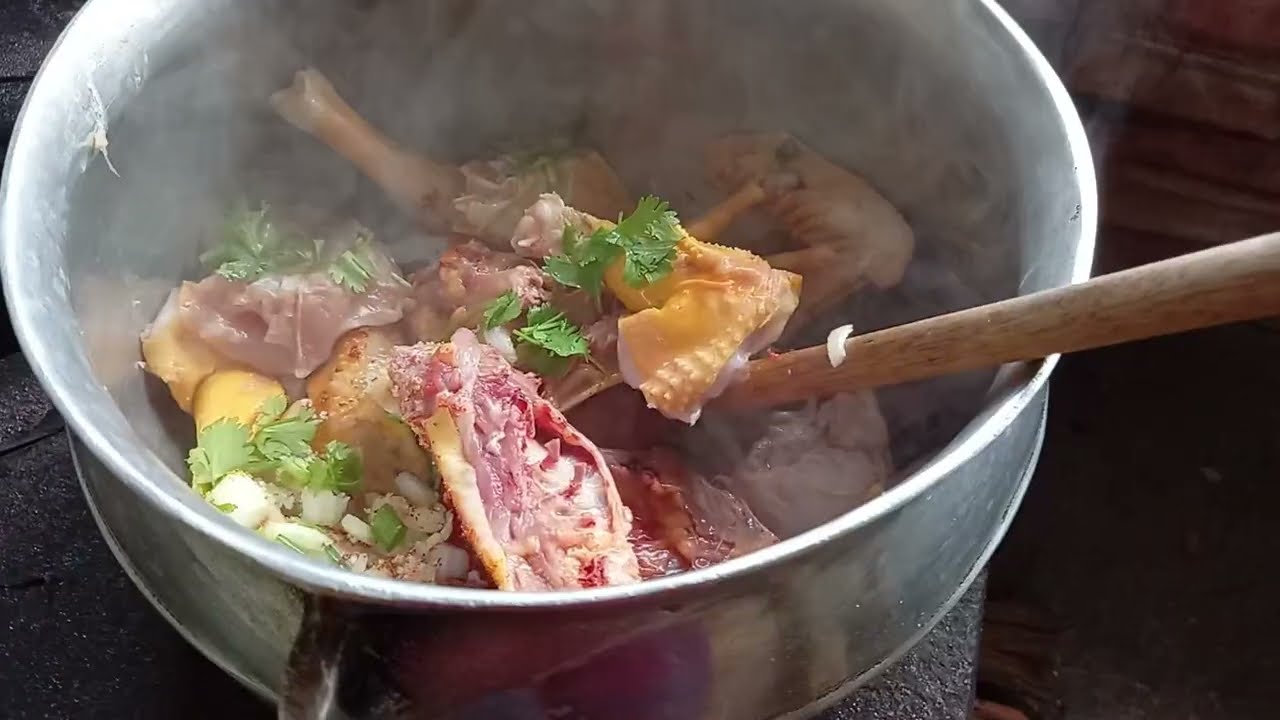PREPAREI UM FRANGO CAIPIRA COM PEQUI 