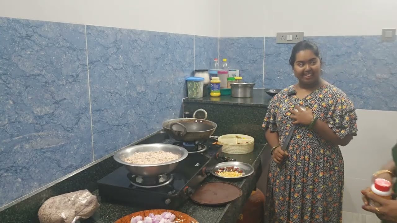 பத்தே நிமிஷத்துல ரெடி பண்ணிட்டா செல்ல குட்டி // 10 mins breakfast recipe  // சிகப்பு அவல் 🤩