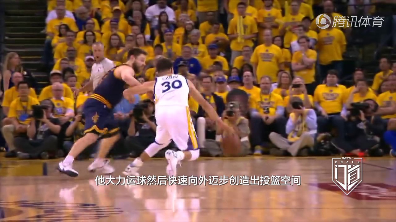 ｜NBA教學 無視對手！看咖哩如何背后運球后撤步跳投｜