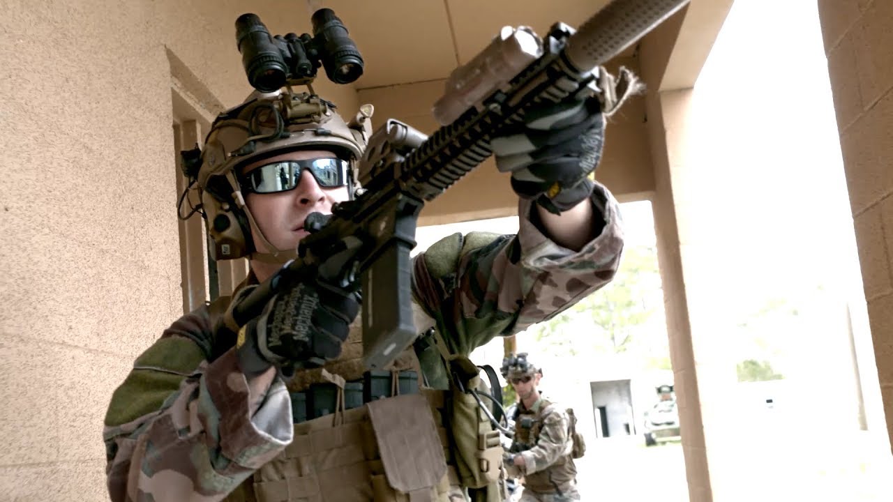 Navy Special Amphibious Reconnaissance Corpsman – SARC